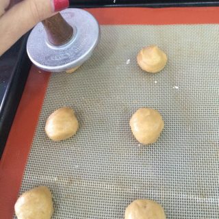 Copycat Nutter Butter Cookies - these homemade peanut butter cookies filled with delicious creamy peanut frosting are more delicious than the original kind.